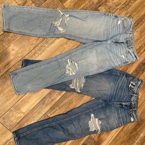 Women’s American Eagle mom jeans, Distressed Blue Jeans.